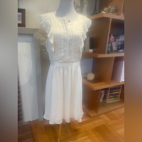 Ivory flutter sleeve dress 12 banana republic - Picture 6 of 7